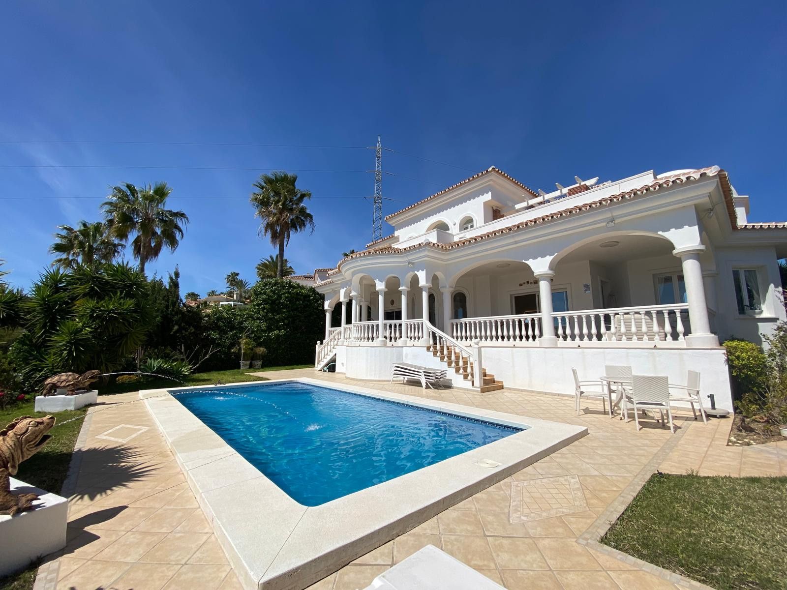 Vista exterior de Casa o xalet de lloguer en Mijas amb Aire condicionat, Calefacció i Jardí privat