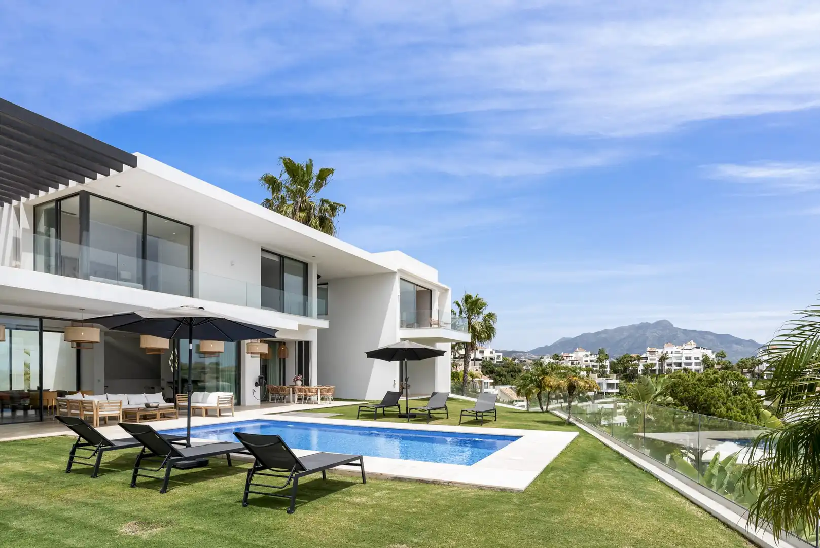 Terrassa de Casa o xalet en venda en Benahavís amb Aire condicionat, Jardí privat i Terrassa