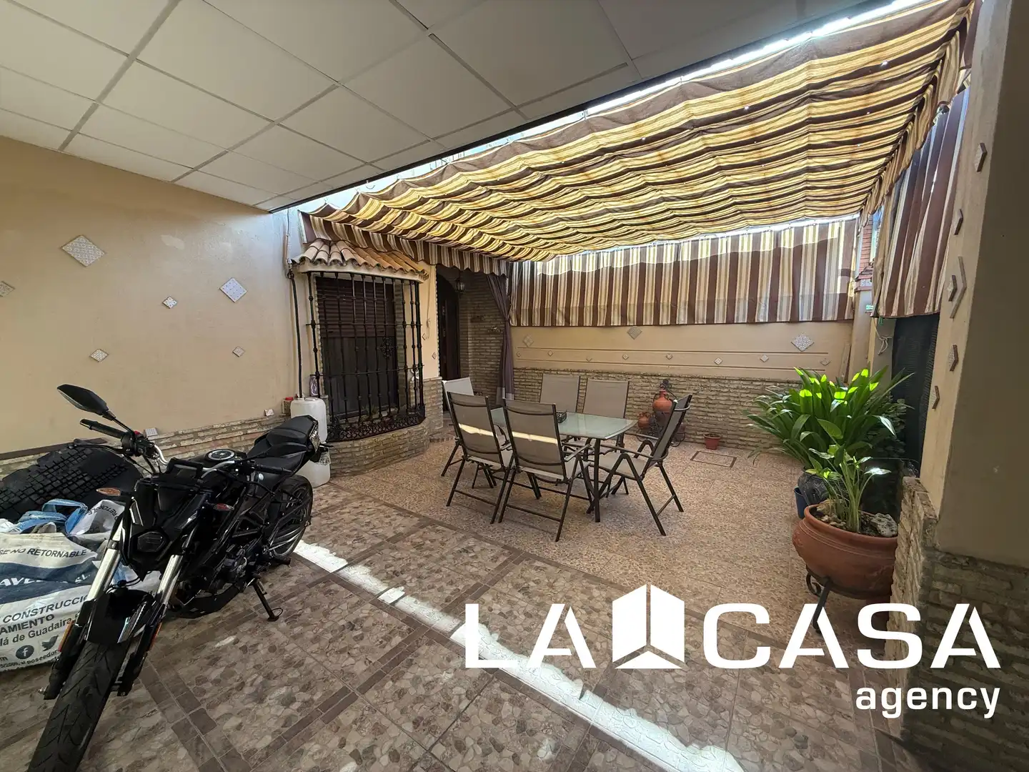 Terrace of Detached homes for sale in Dos Hermanas  with Air Conditioner, Terrace and Storage room