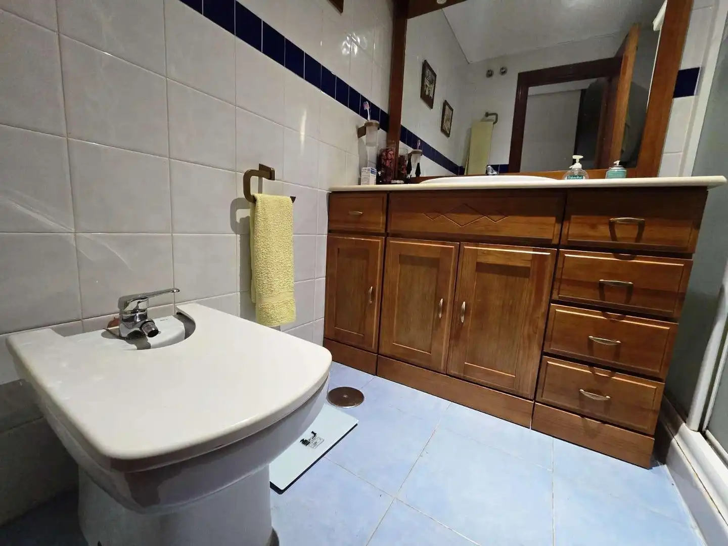Bany de Casa o xalet en venda en Castilleja de la Cuesta amb Aire condicionat, Terrassa i Balcó