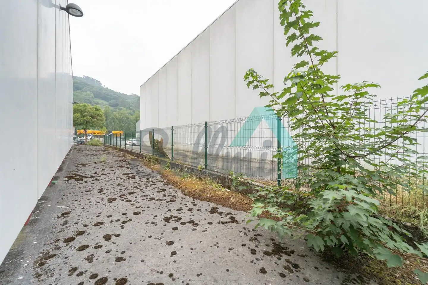 Vista exterior de Nave industrial en venta en Oviedo 