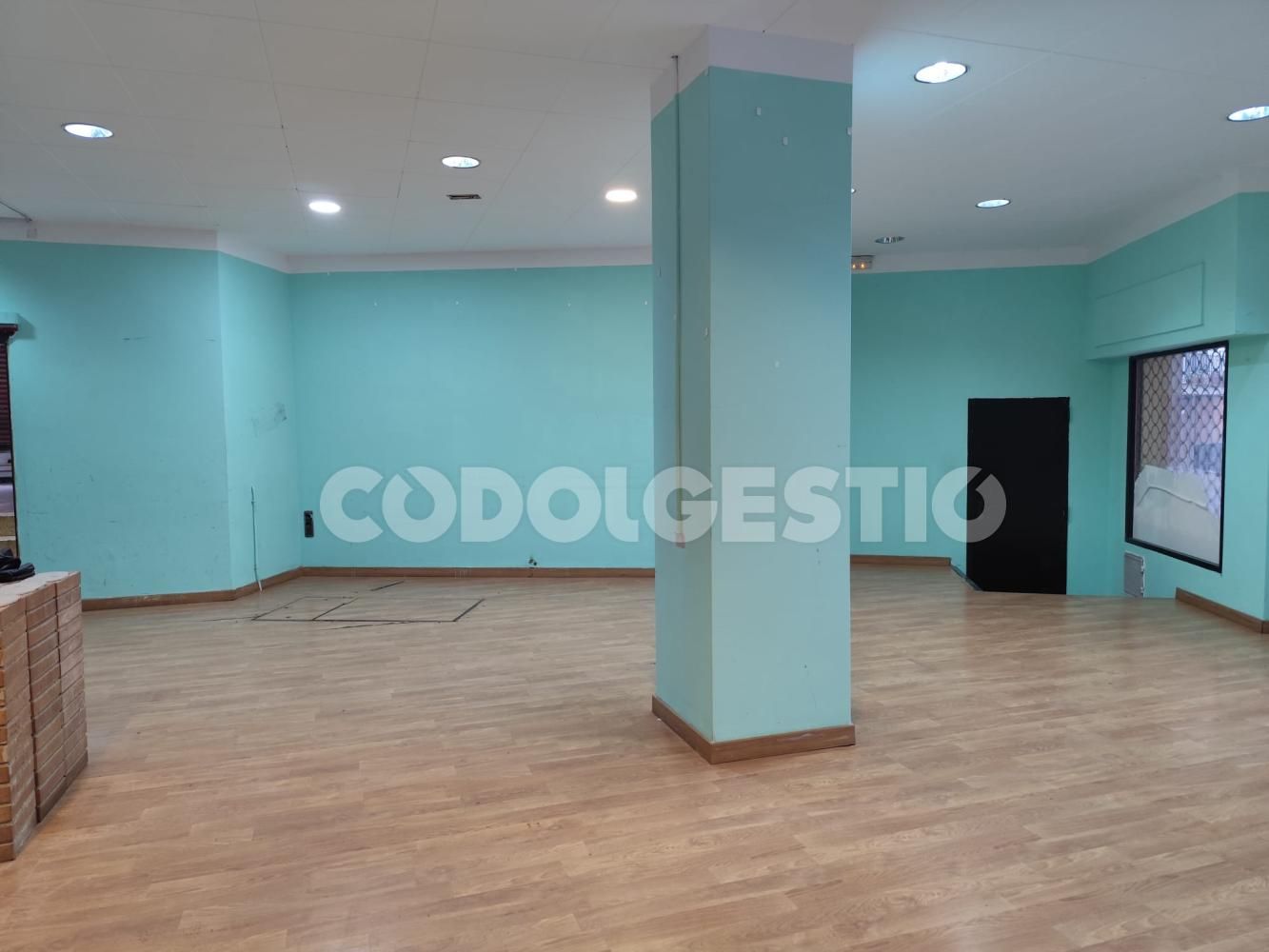 Premises to rent in Montserrat