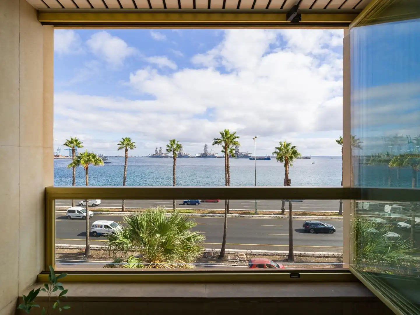 Vista exterior de Pis en venda en Las Palmas de Gran Canaria amb Aire condicionat, Terrassa i Traster