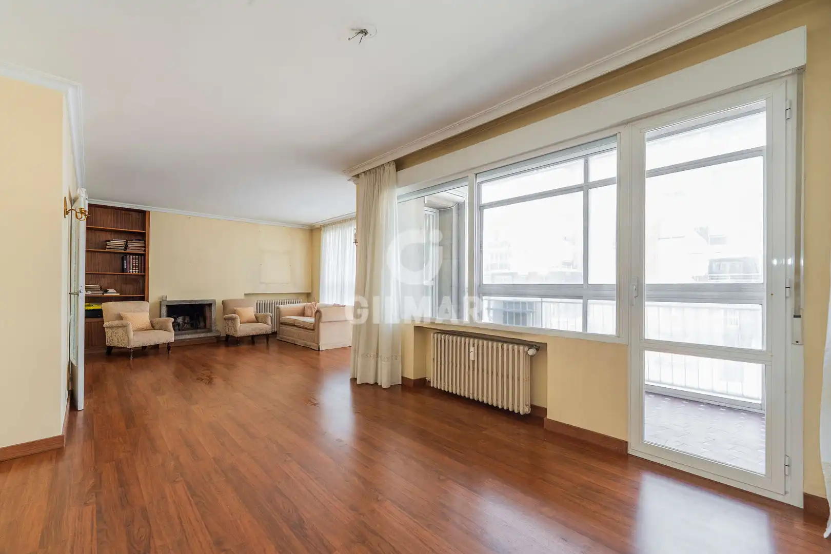 Sala de estar de Piso en venta en Madrid con Calefacción, Trastero y Balcón