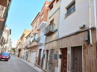 Casa adosada en Venta en C/ Mayor en Villar del Arzobispo
