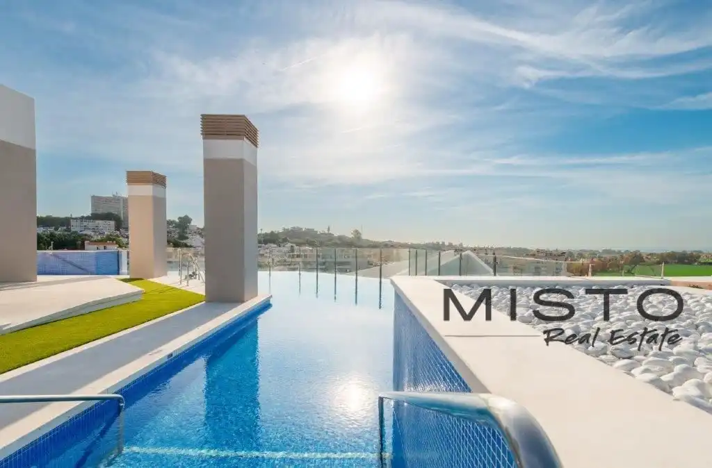 Swimming pool of Flat for rent in Nueva Andalucía