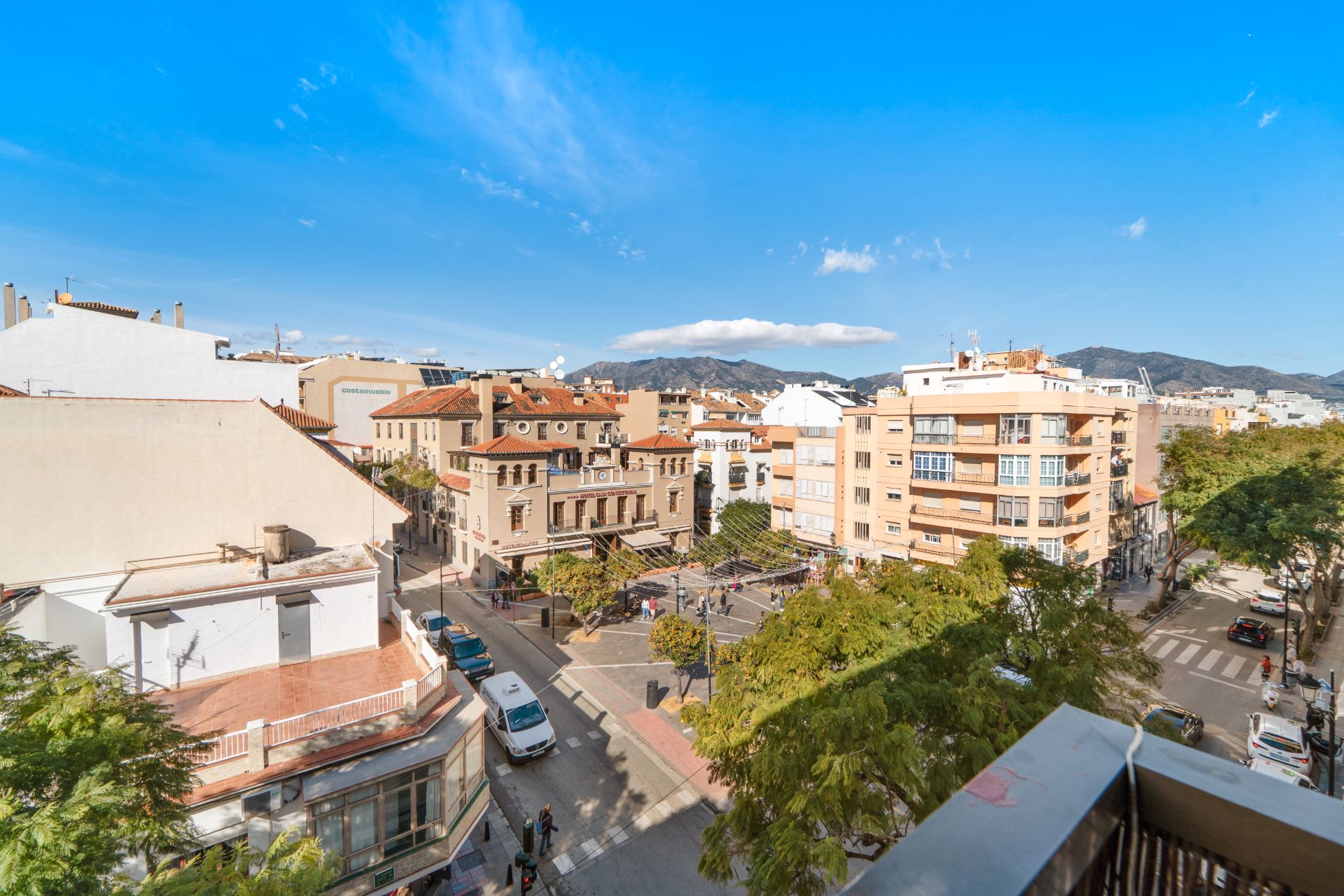 Vista exterior de Pis en venda en Fuengirola amb Aire condicionat, Terrassa i Moblat
