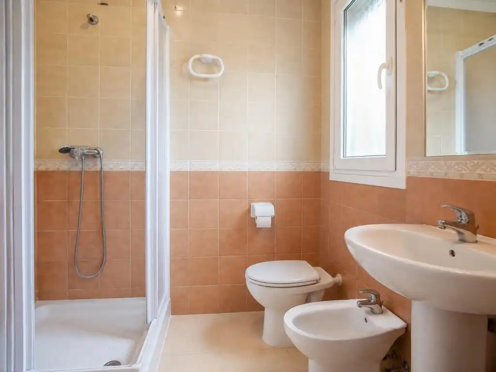 Baño de Casa o chalet en venta en Hinojos con Aire acondicionado, Jardín privado y Terraza
