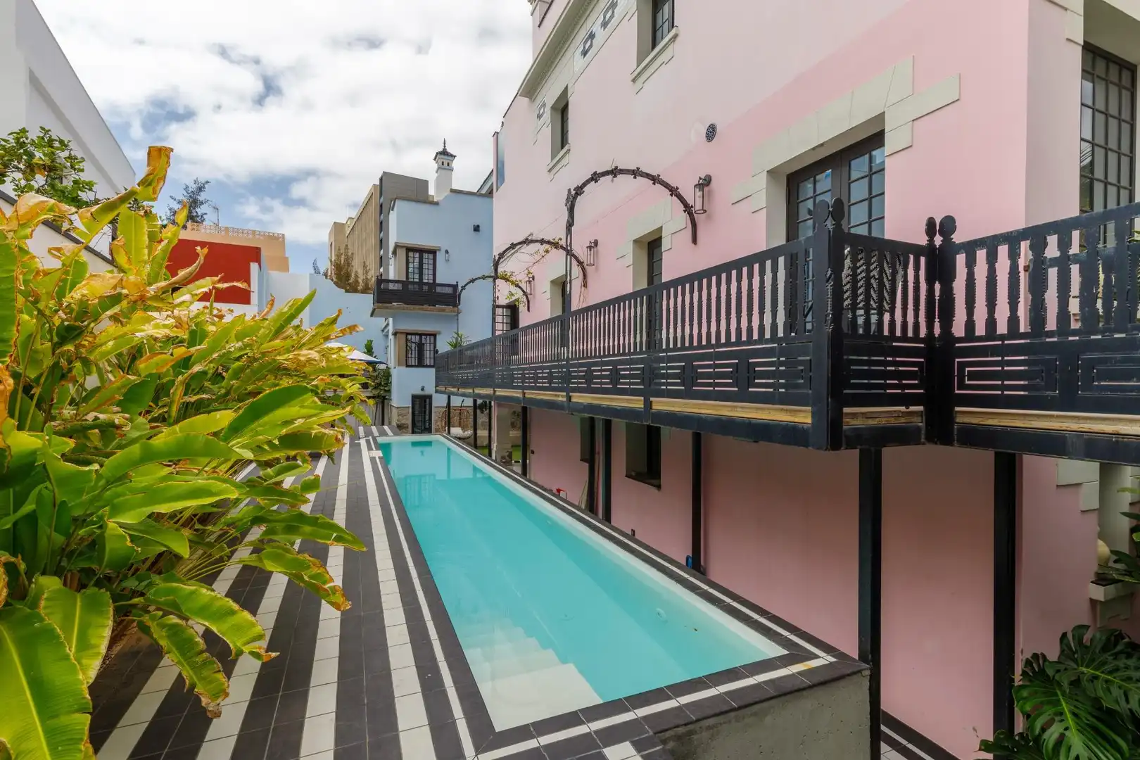 Piscina de Casa o xalet en venda en Las Palmas de Gran Canaria amb Jardí privat, Terrassa i Traster