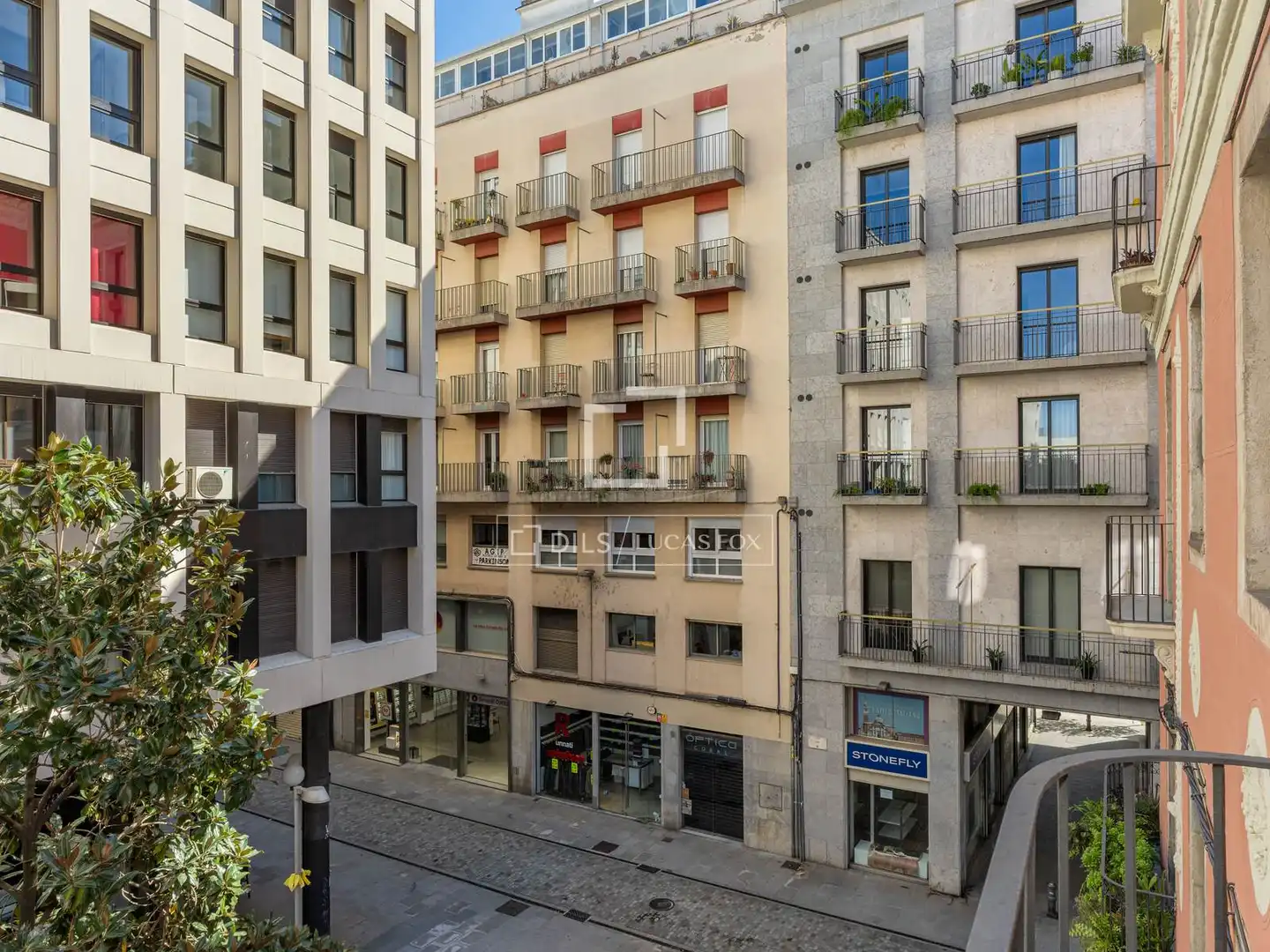 Exterior view of Flat for sale in Girona  with Air Conditioner, Parquet flooring and Furnished
