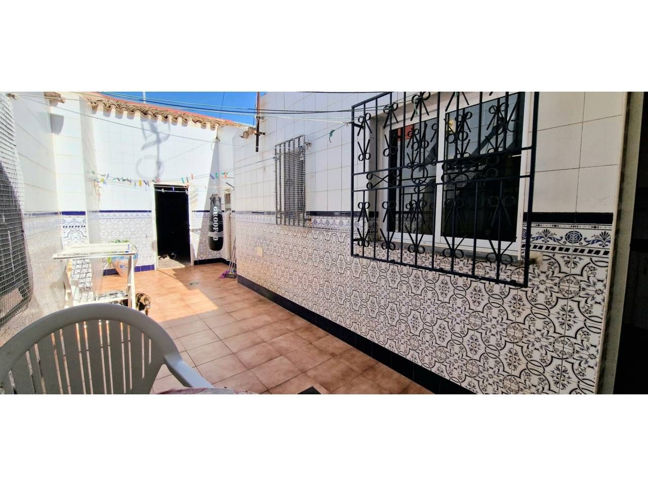 Vista exterior de Casa o xalet en venda en Cartagena amb Aire condicionat, Jardí privat i Terrassa