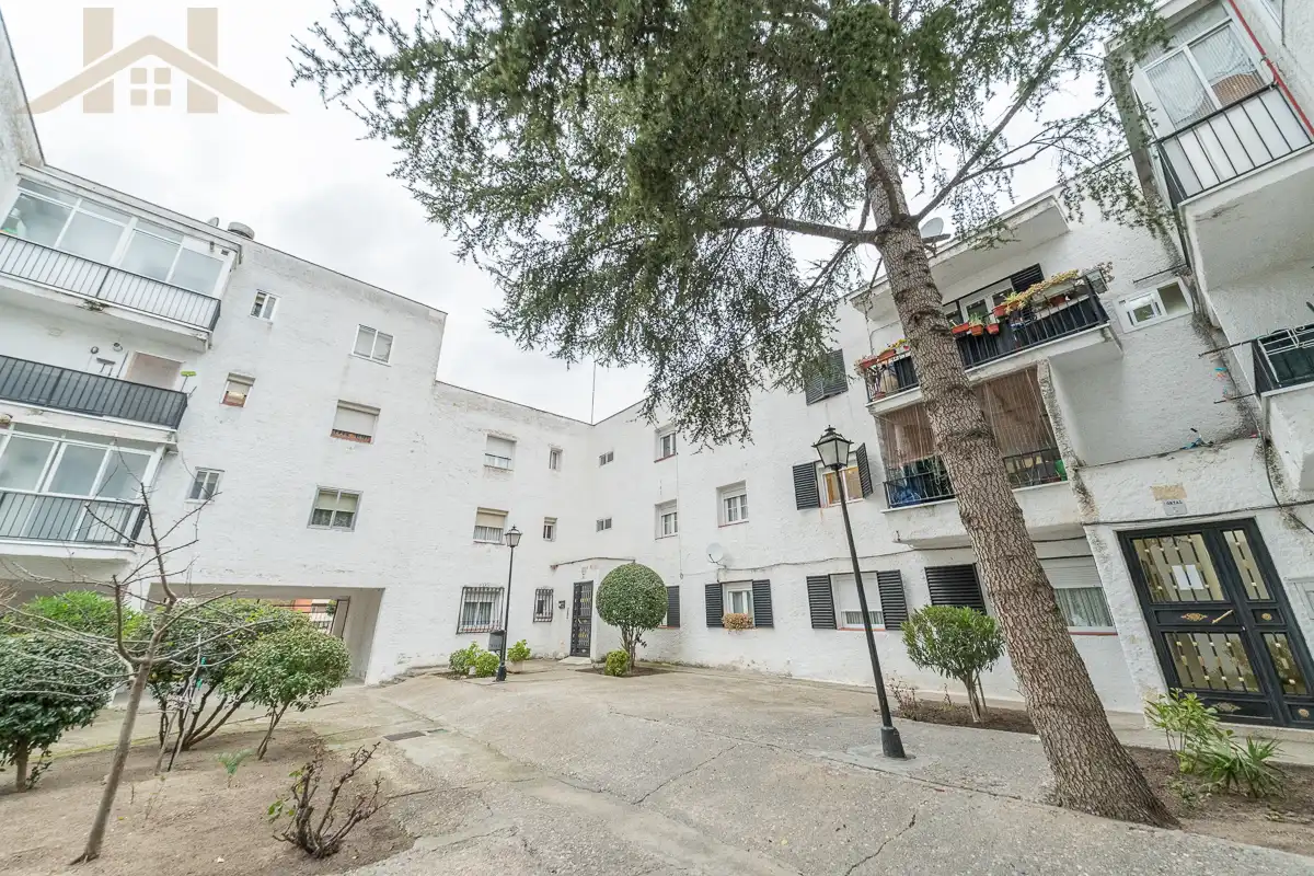 Vista exterior de Piso en venta en Villanueva del Pardillo con Calefacción y Horno