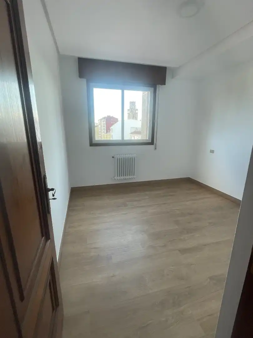 Schlafzimmer von Wohnung zur Miete in O Carballiño   mit Heizung, Parkett und Terrasse