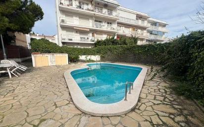 Piscina de Planta baixa en venda en Vilanova i la Geltrú amb Parquet, Terrassa i Piscina comunitària