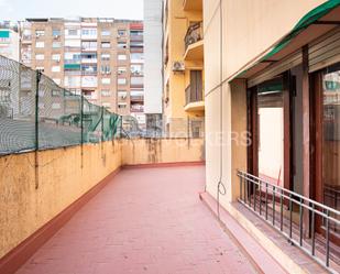 Vista exterior de Apartament en venda en  Barcelona Capital amb Terrassa i Balcó