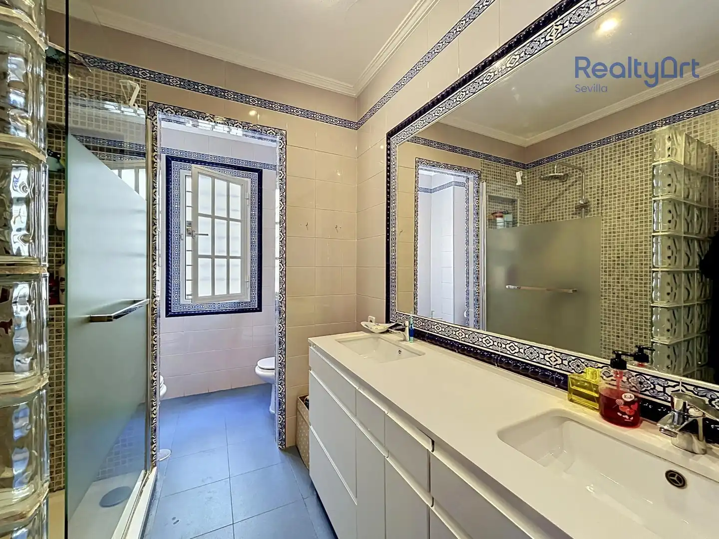 Baño de Piso en venta en Sevilla con Aire acondicionado, Parquet y Terraza