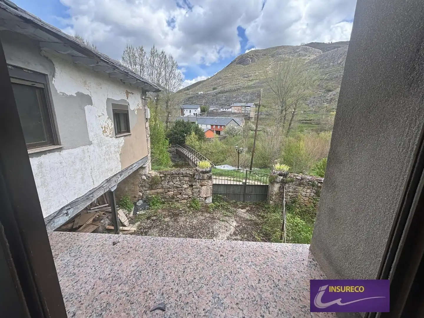 Vista exterior de Casa o chalet en venta en Cabrillanes con Calefacción, Jardín privado y Trastero
