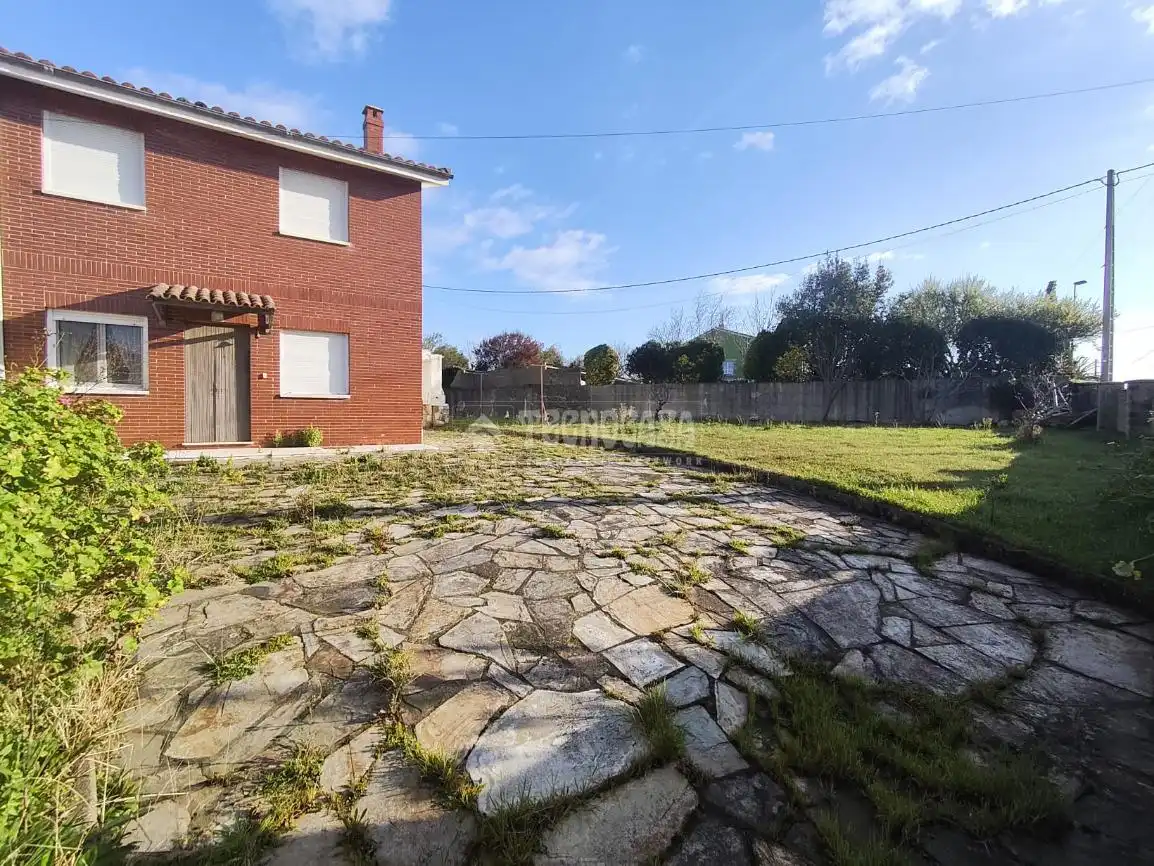Casa adosada en venta en Suances con Calefacción, Jardín privado y Trastero