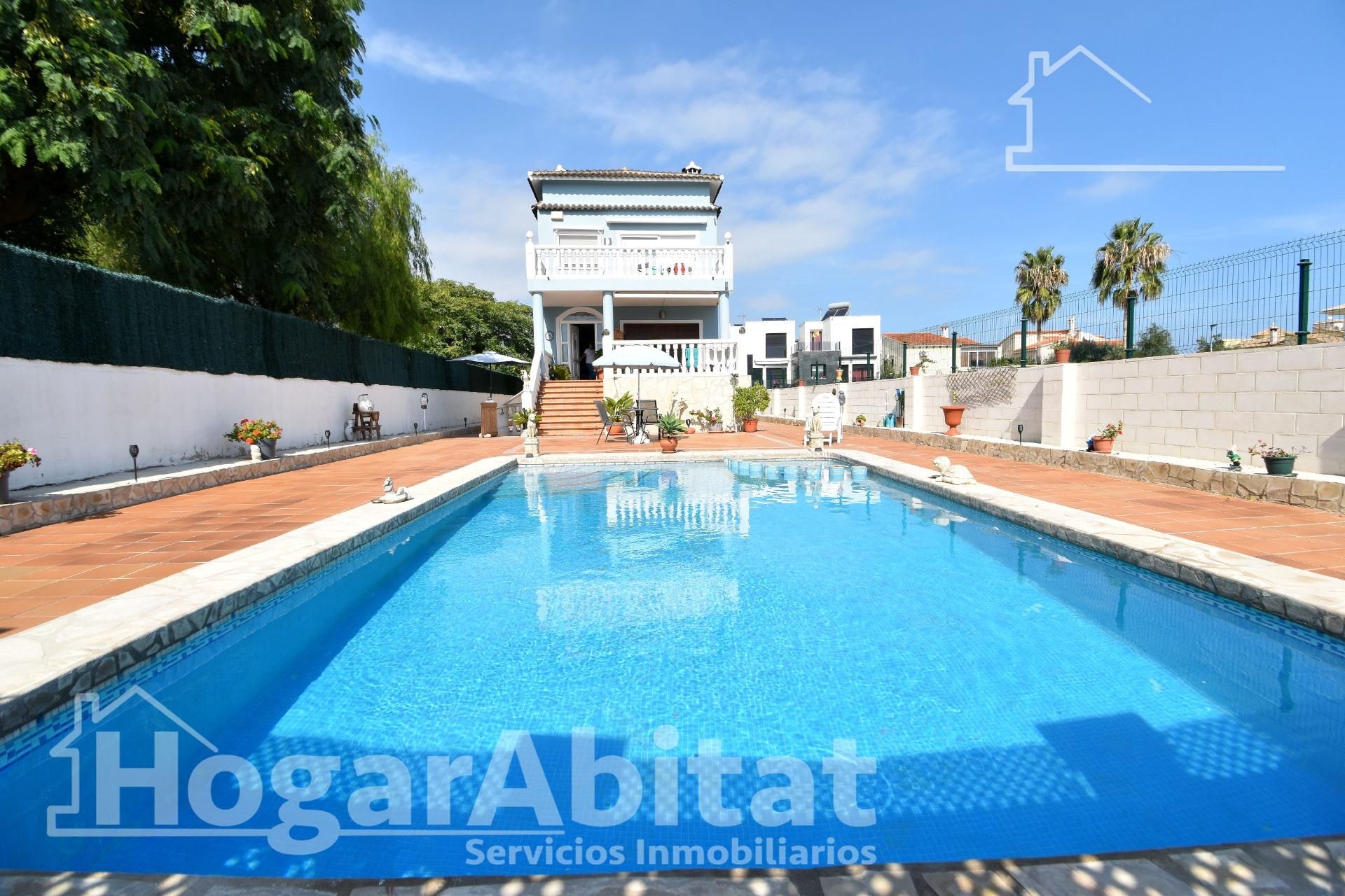 Vista exterior de Casa o xalet en venda en Daimús amb Calefacció, Jardí privat i Terrassa