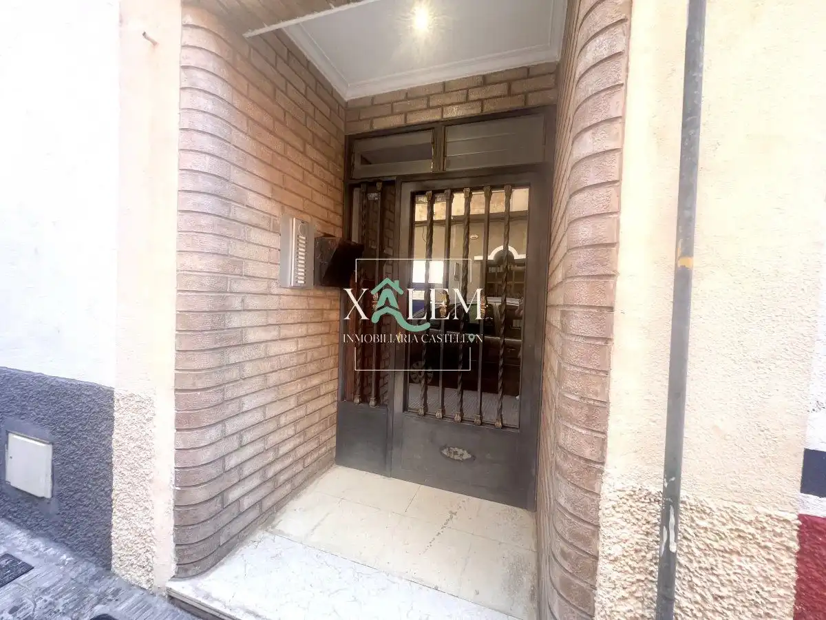 Außenansicht von Wohnung zum Verkauf in Castellón de la Plana / Castelló de la Plana mit Terrasse und Balkon