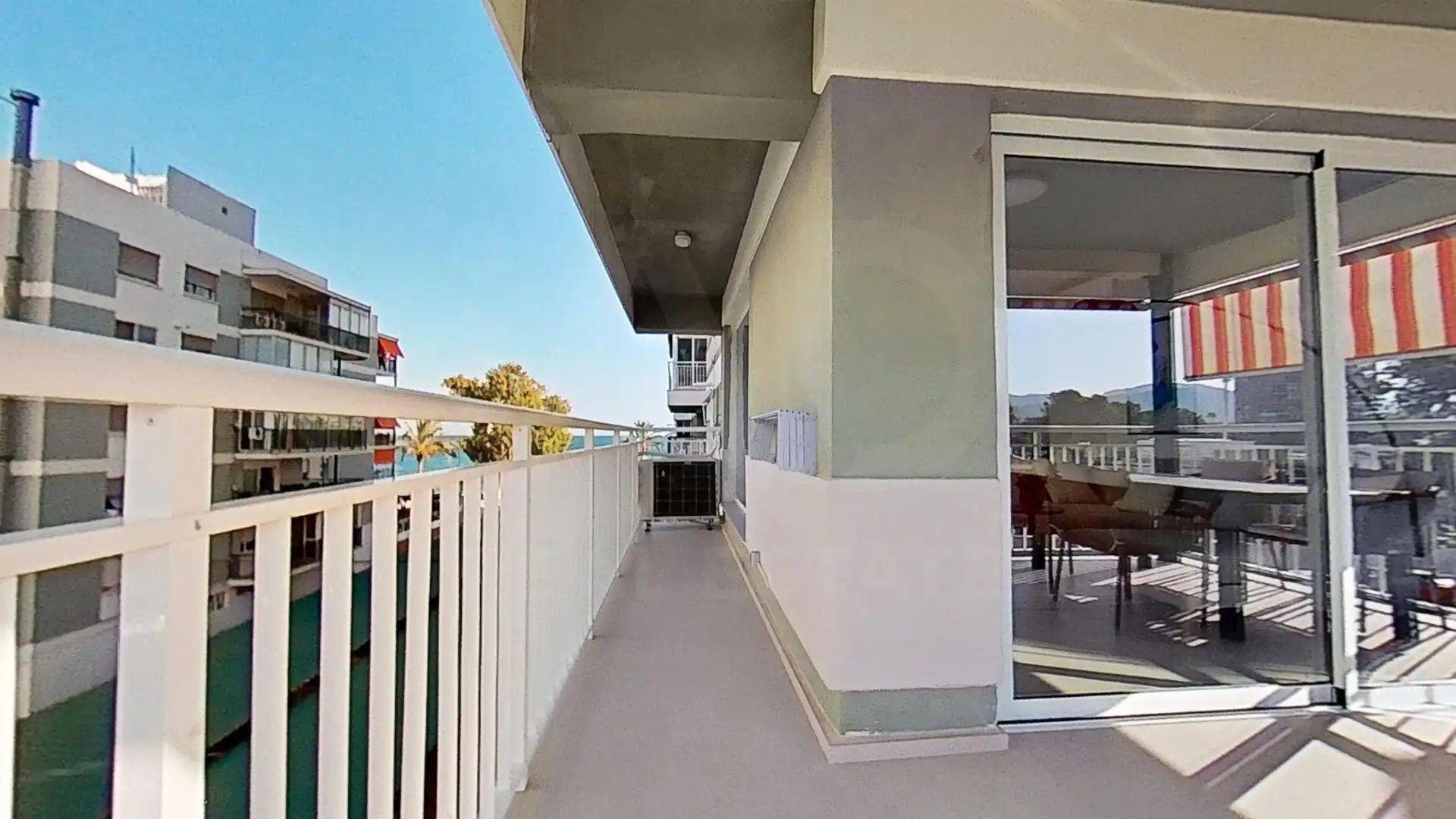 Terrasse von Wohnung zur Miete in Benicasim / Benicàssim mit Klimaanlage, Terrasse und Schwimmbad