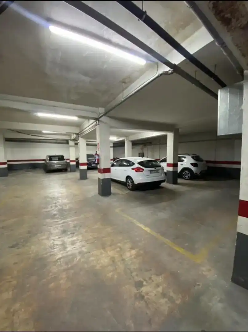 Parking of Garage for rent in Zona Alta