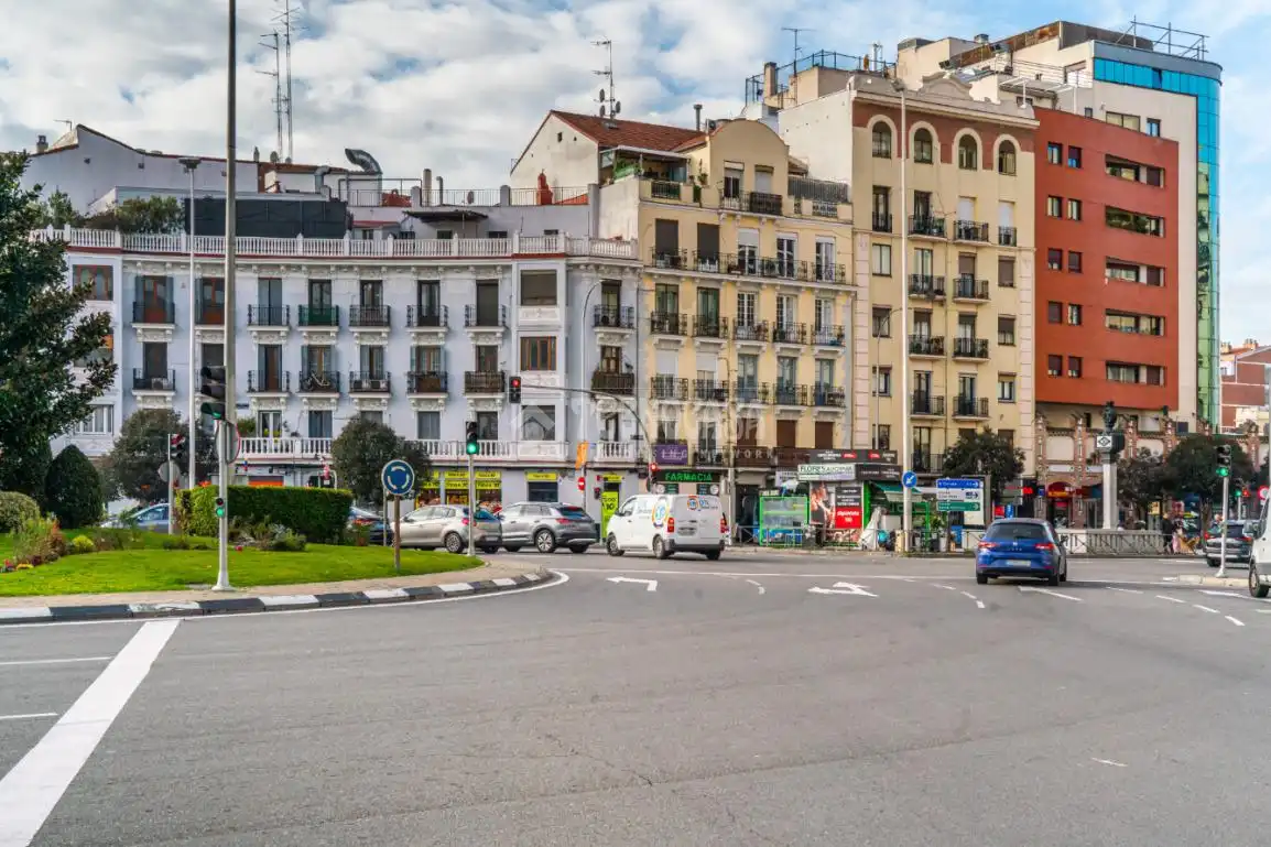 Vista exterior de Estudi en venda en Madrid amb Calefacció