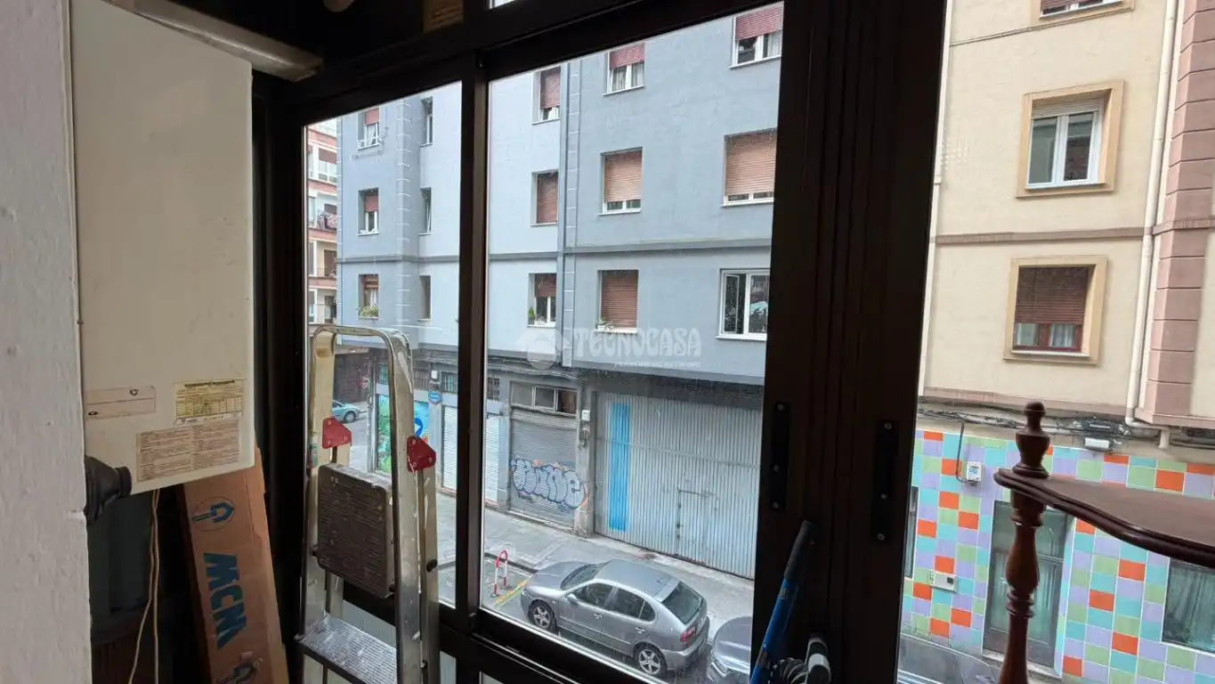 Vista exterior de Pis en venda en Bilbao  amb Calefacció i Balcó
