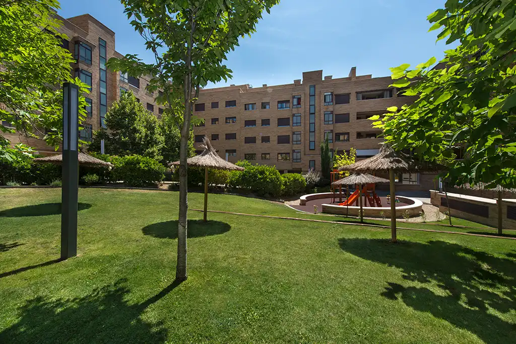 Wohnung mit Pool zum Verkauf in Calle de Juan Gris 3, imagen 3
