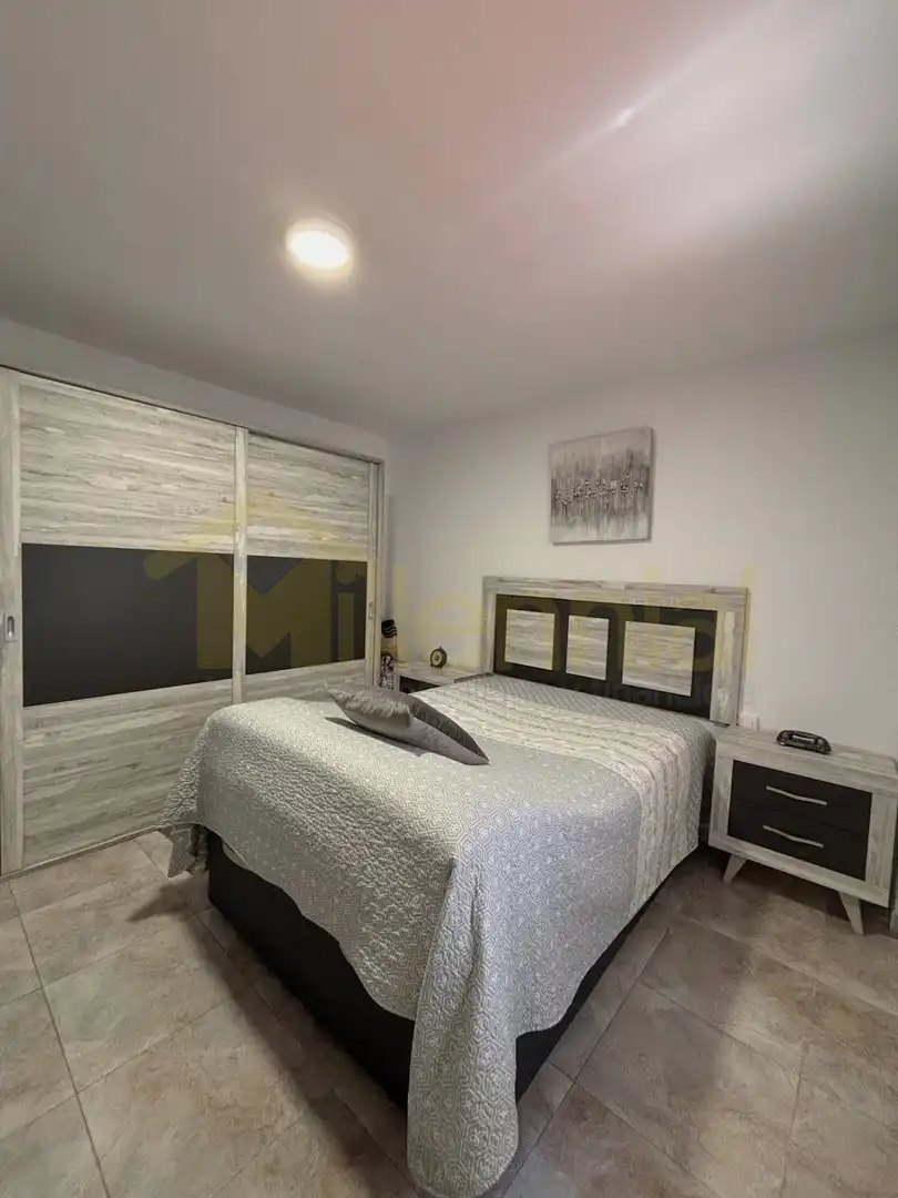 Schlafzimmer von Einfamilien-Reihenhaus zum Verkauf in Sevilla mit Klimaanlage