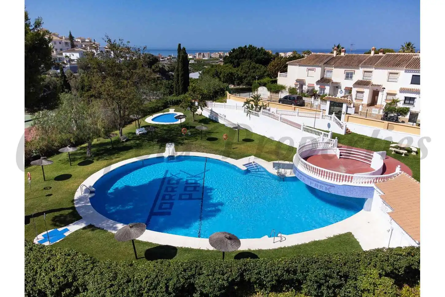 Piscina de Apartamento en venta en Torrox con Aire acondicionado, Calefacción y Terraza