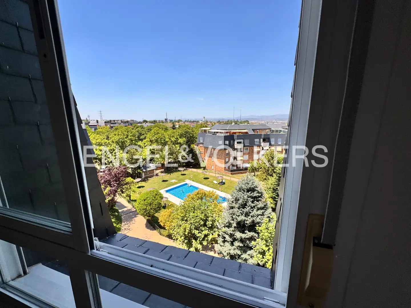 Piscina de Ático de alquiler en Majadahonda con Aire acondicionado, Calefacción y Jardín privado