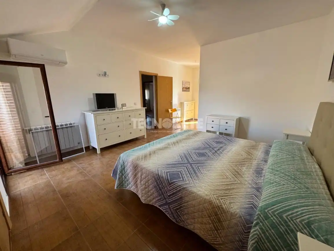 Habitación de Casa o chalet en venta en Cebolla con Aire acondicionado, Calefacción y Jardín privado