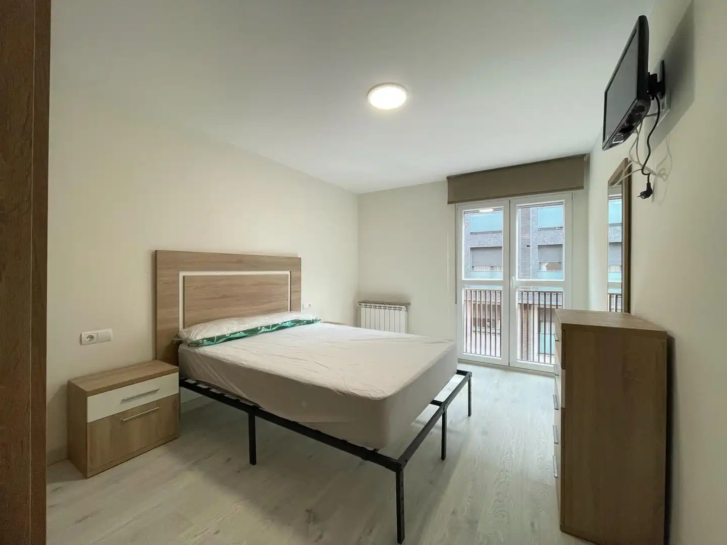 Habitación de Apartamento de alquiler en Ponferrada con Calefacción, Terraza y Trastero