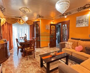 Living room of Flat for sale in  Granada Capital  with Air Conditioner, Furnished and Oven