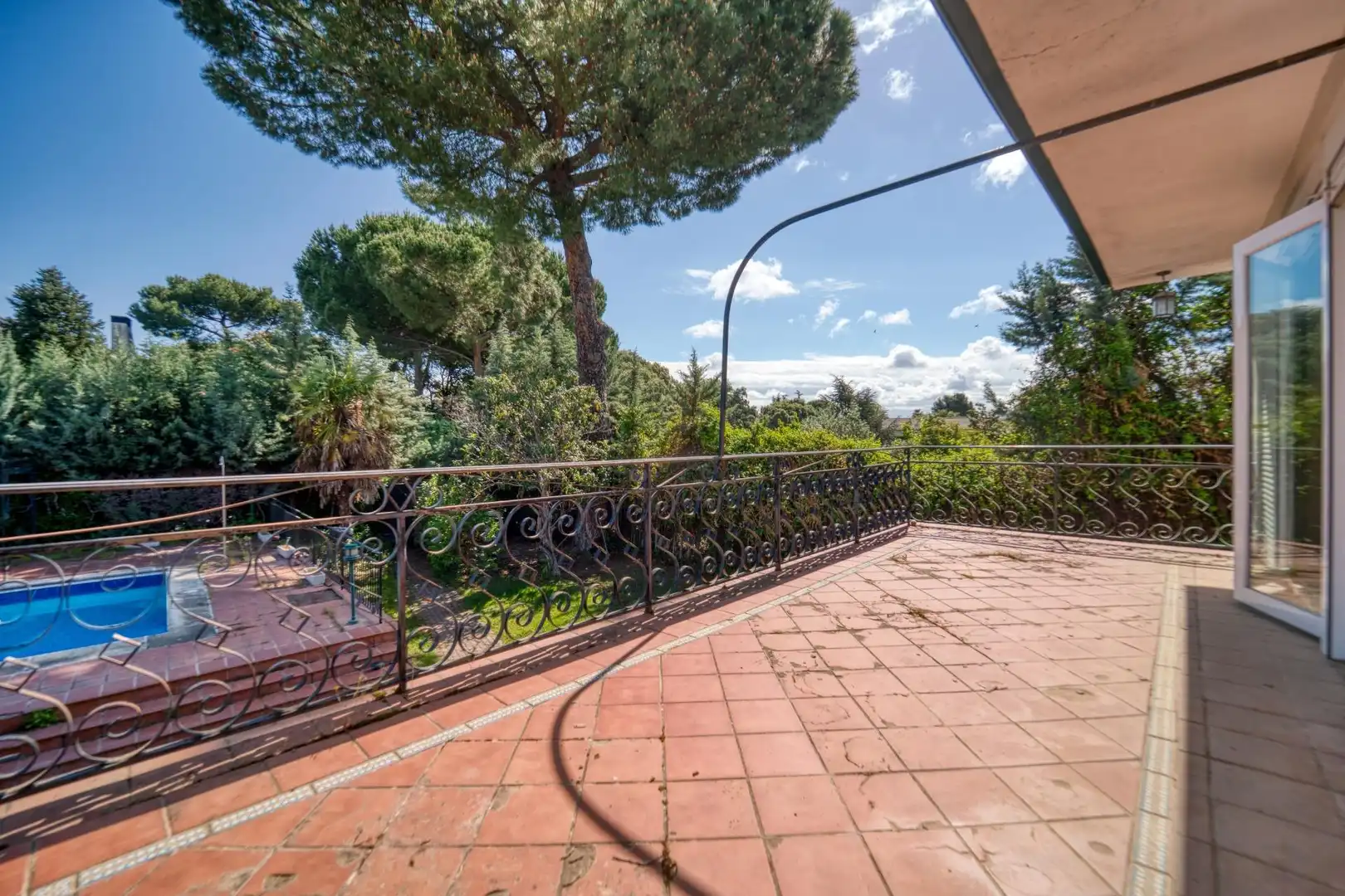 Terrassa de Casa o xalet en venda en Villanueva de la Cañada amb Calefacció, Jardí privat i Terrassa