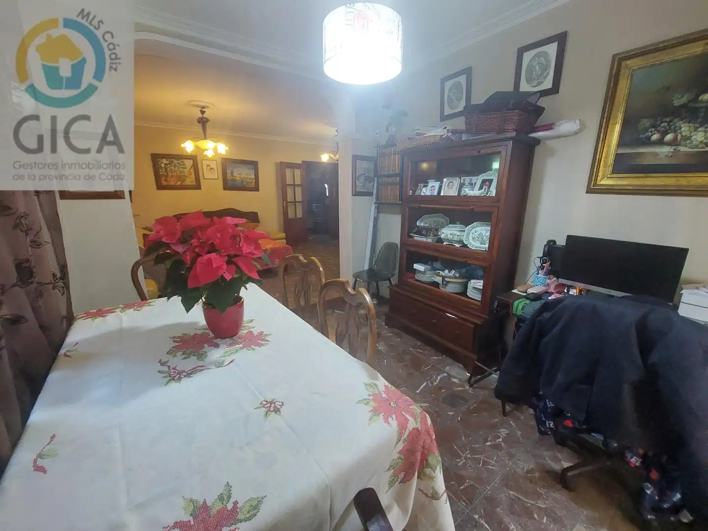 Menjador de Casa o xalet en venda en Algeciras amb Jardí privat i Traster