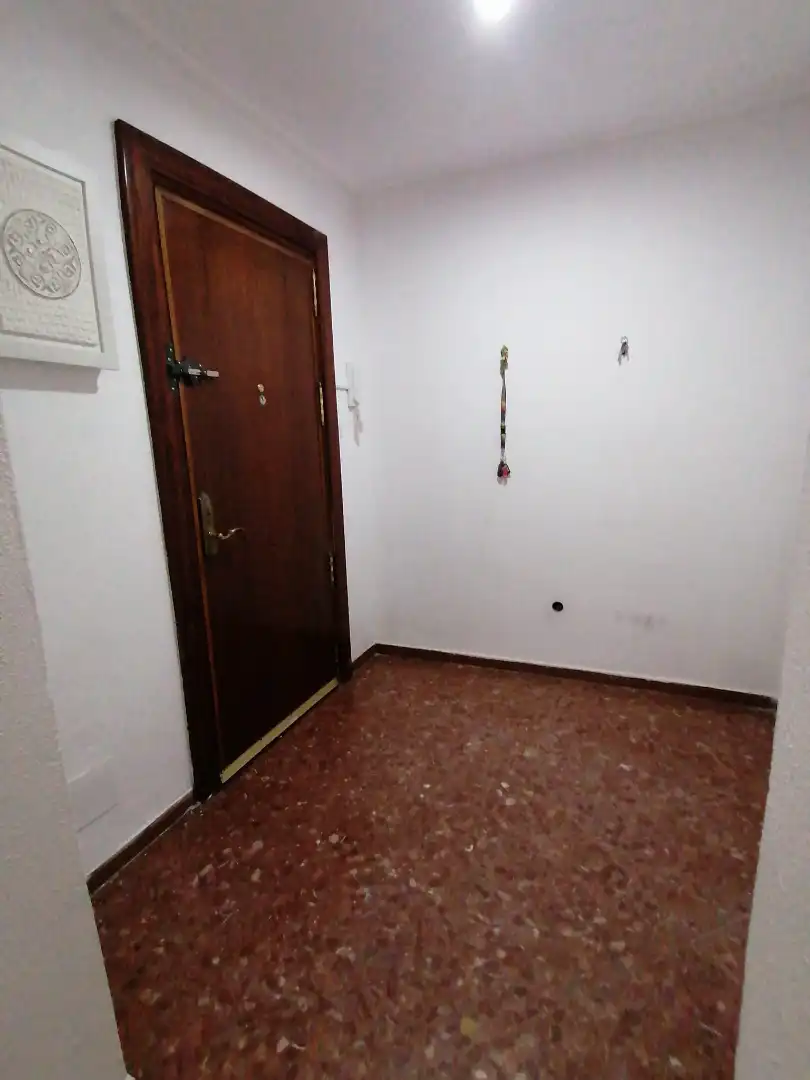 Piso de alquiler en La Línea de la Concepción con Amueblado, Horno y Lavadora