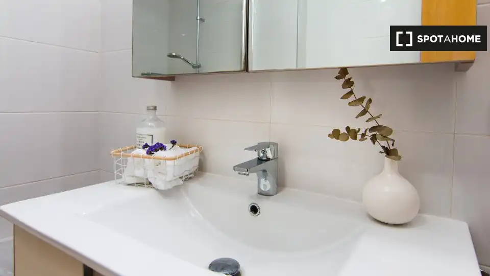 Room in Velilla - Velilla Taramay