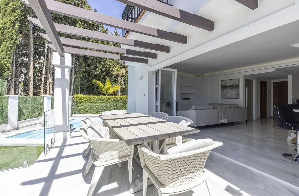 Reihenhaus mit Pool zum Verkauf in Estepona,Centro,Avenida Juan Carlos I, imagen 4
