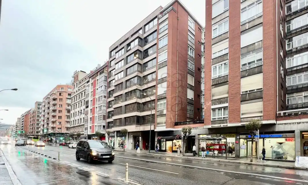 Oficina con ascensor en alquiler en Autonomia Kalea, imagen 2