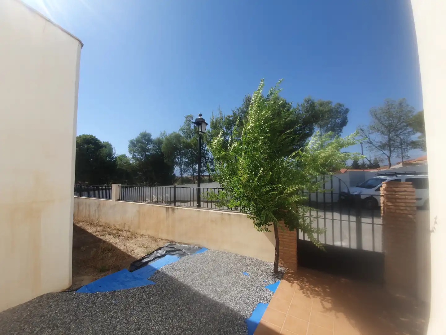 Vista exterior de Casa adosada en venda en Guadix amb Terrassa, Traster i Moblat