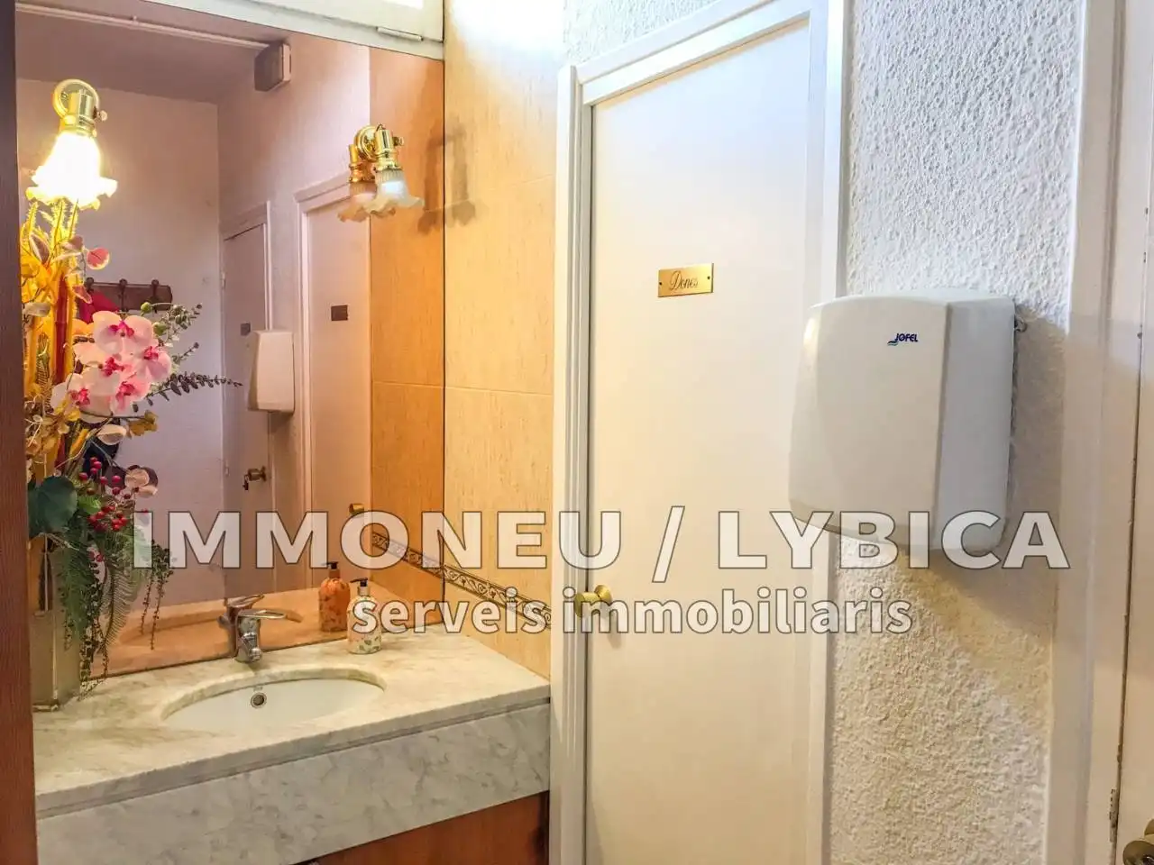 Baño de Local en venta en Alp
