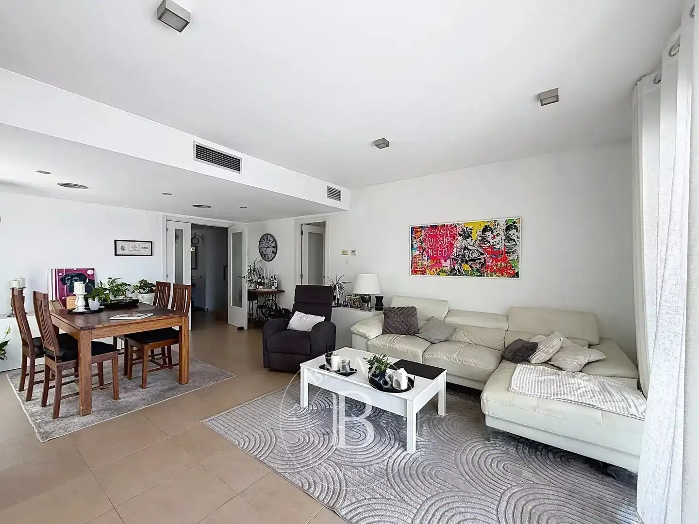 Sala de estar de Casa adosada en venta en Mataró con Aire acondicionado, Calefacción y Jardín privado