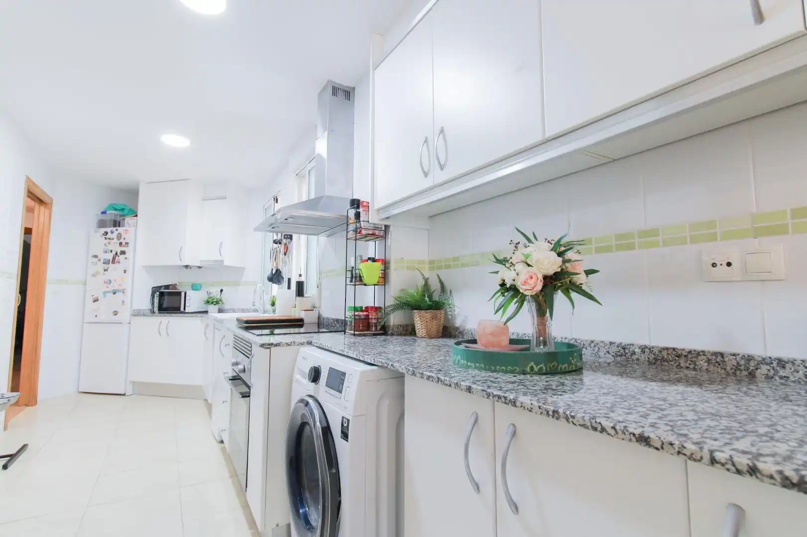 Küche von Wohnung zum Verkauf in Benaguasil mit Klimaanlage und Alarm