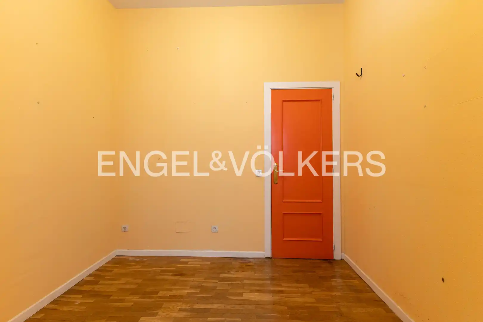 Flat for sale in Madrid  with Air Conditioner, Heating and Parquet flooring