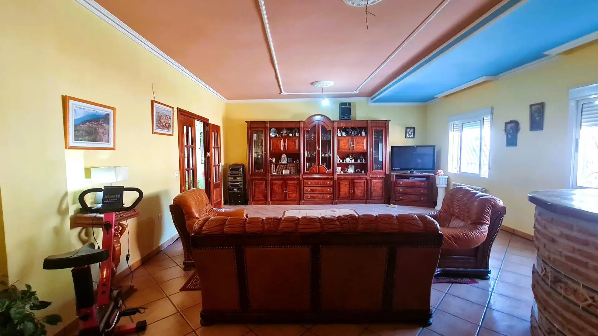 Sala d'estar de Casa o xalet en venda en La Peza amb Calefacció, Jardí privat i Terrassa