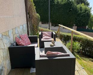 Terrassa de Casa o xalet en venda en Oviedo  amb Calefacció, Jardí privat i Parquet