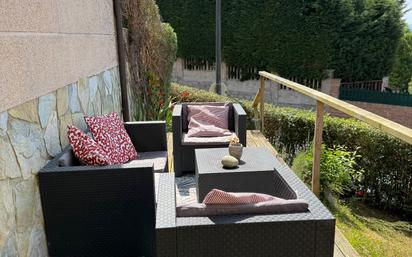 Terrassa de Casa o xalet en venda en Oviedo  amb Calefacció, Jardí privat i Parquet