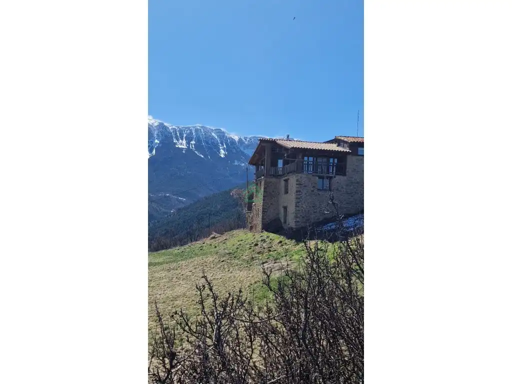 Vista exterior de Pis en venda en Alàs I Cerc
